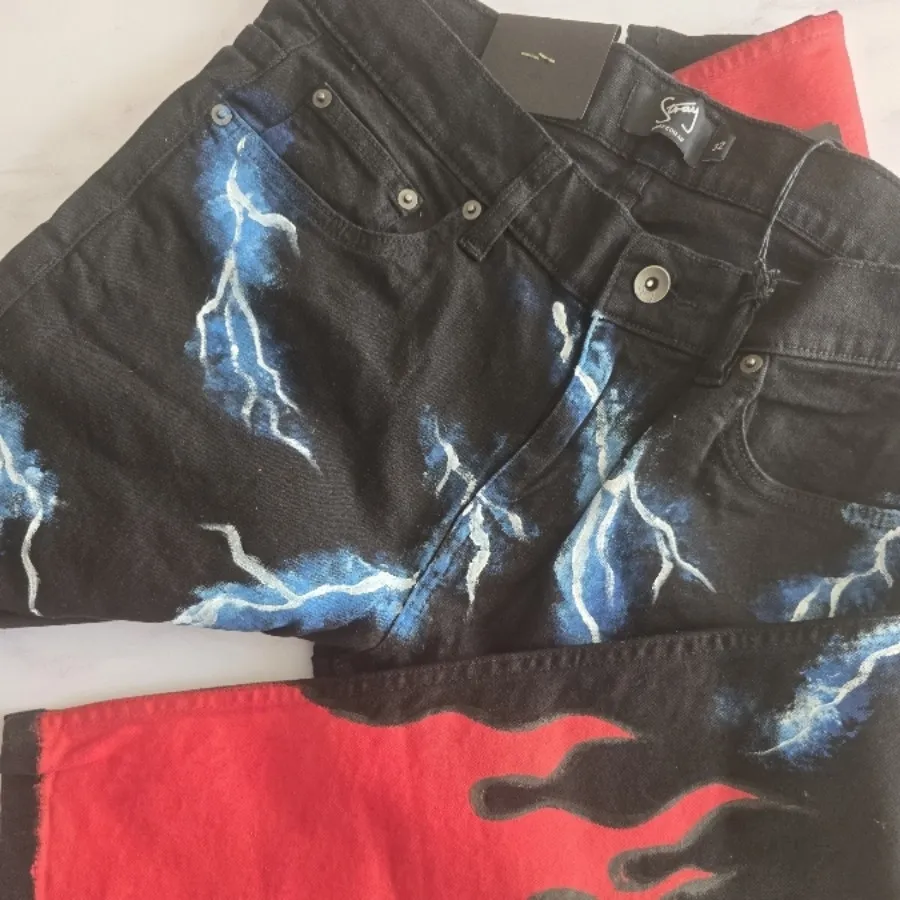 شلوار جین طرحدار