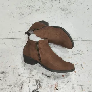 بوت وارداتی