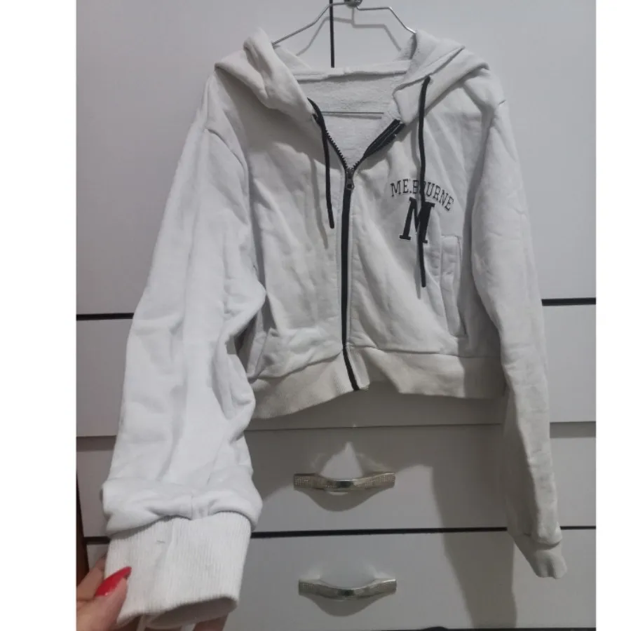 سوییشرت کوتاه کلاهدار گرم