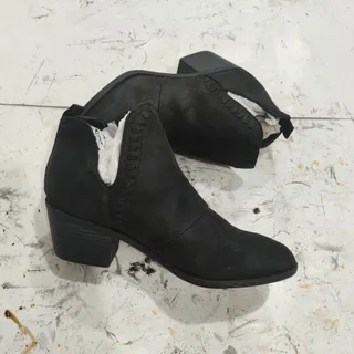 بوت وارداتی