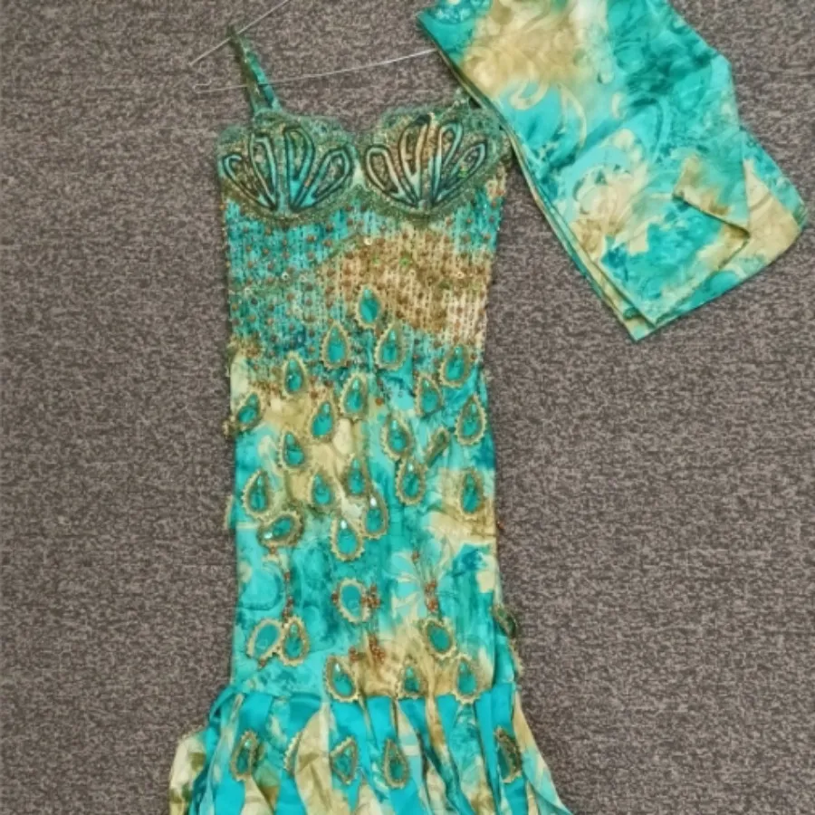 لباس مجلسی طاووسی