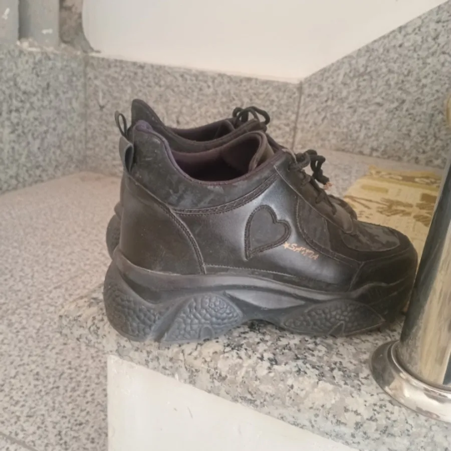 کتونی مشکی عروسکی