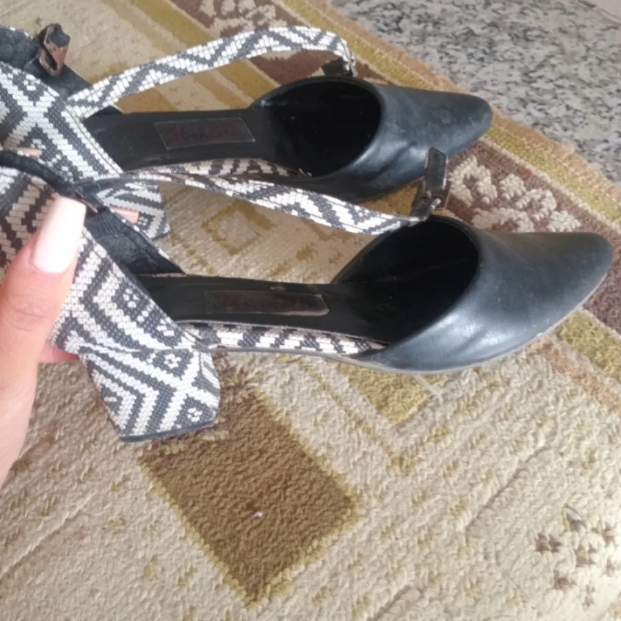 کفش تق تقی??