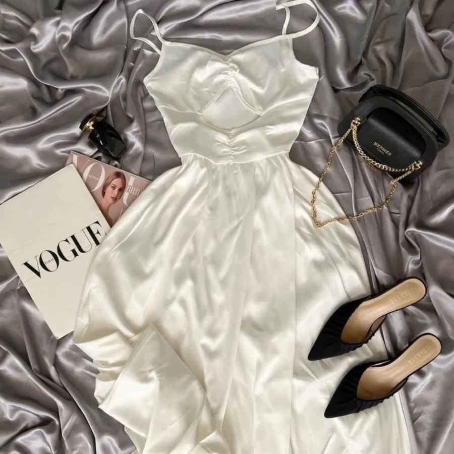 ساحلی و فرمالیته ی عروس