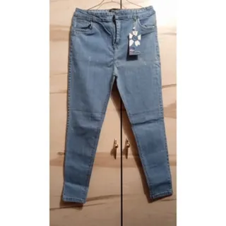 شلوار جین آبی روشن