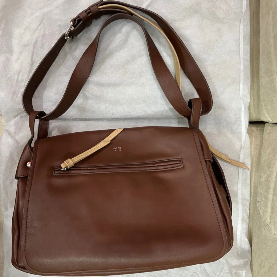 کیف قهوه ای چرم مصنوعی