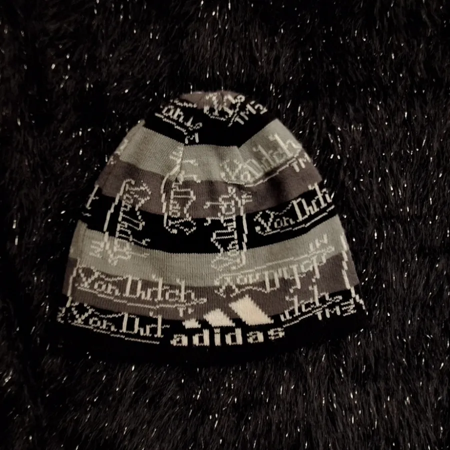 کلاه بافت راه راه اسپرت