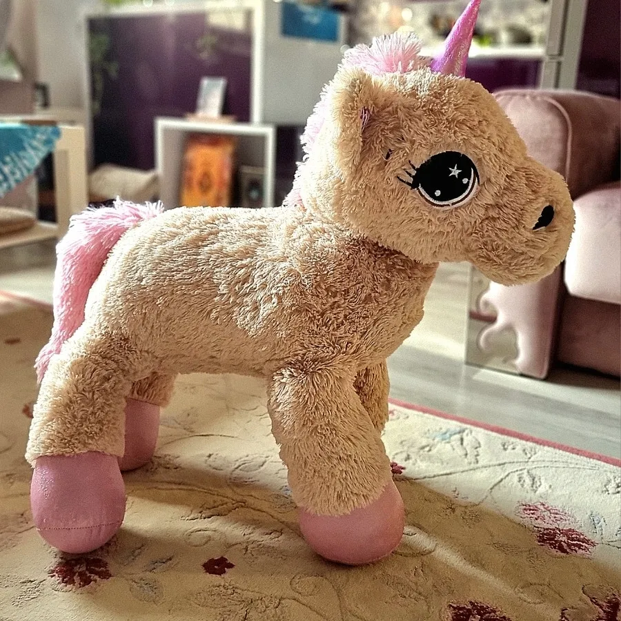 عروسک اسب تک شاخ