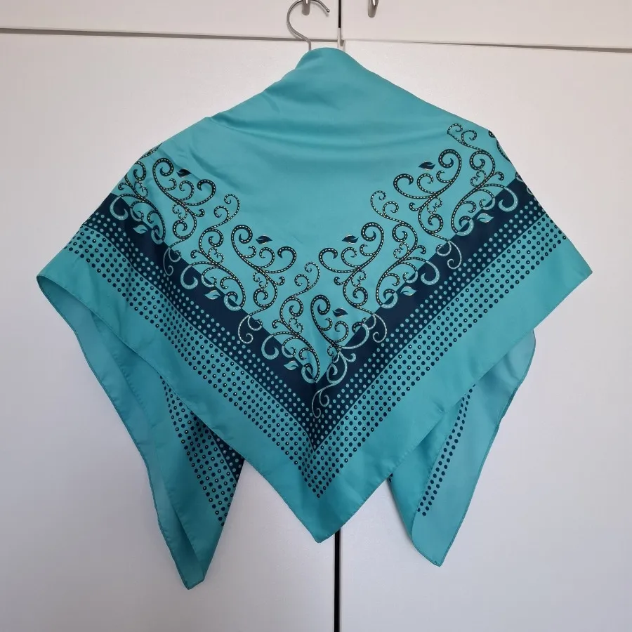 روسری ساتن