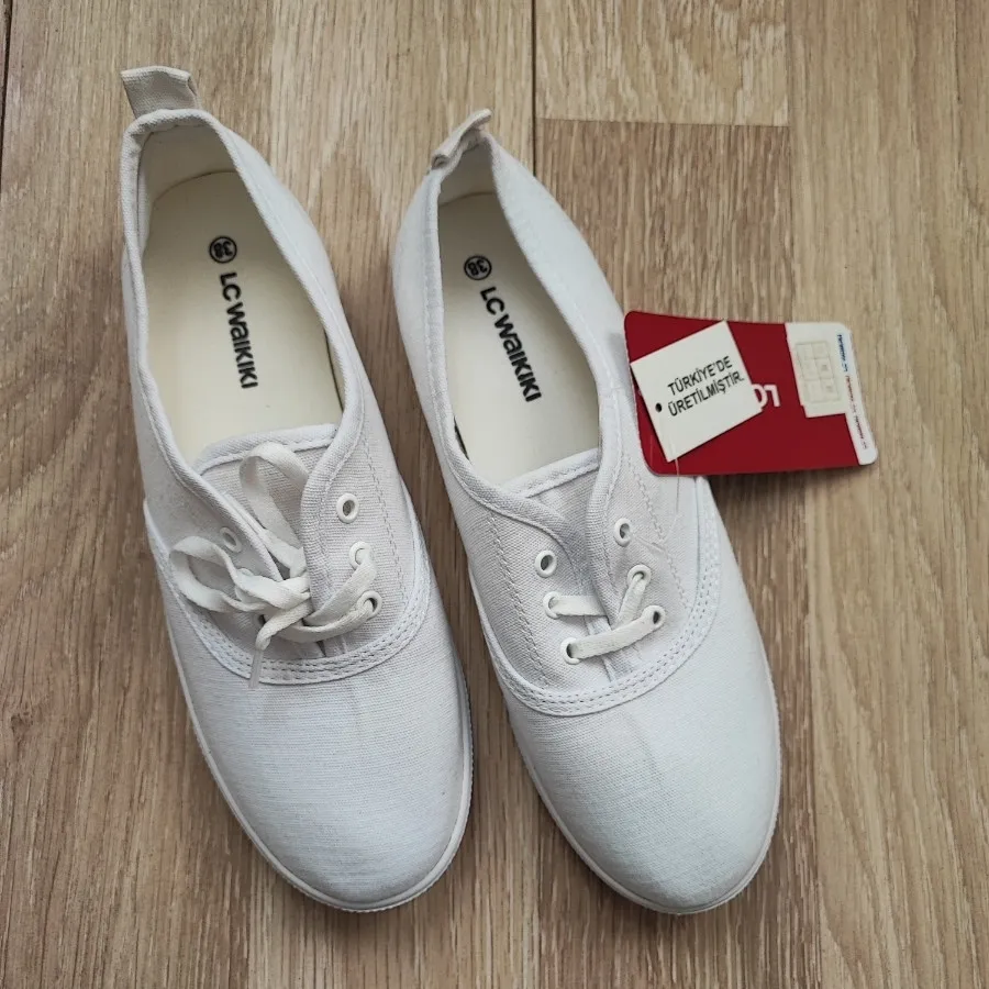 کفش السی واکیکی