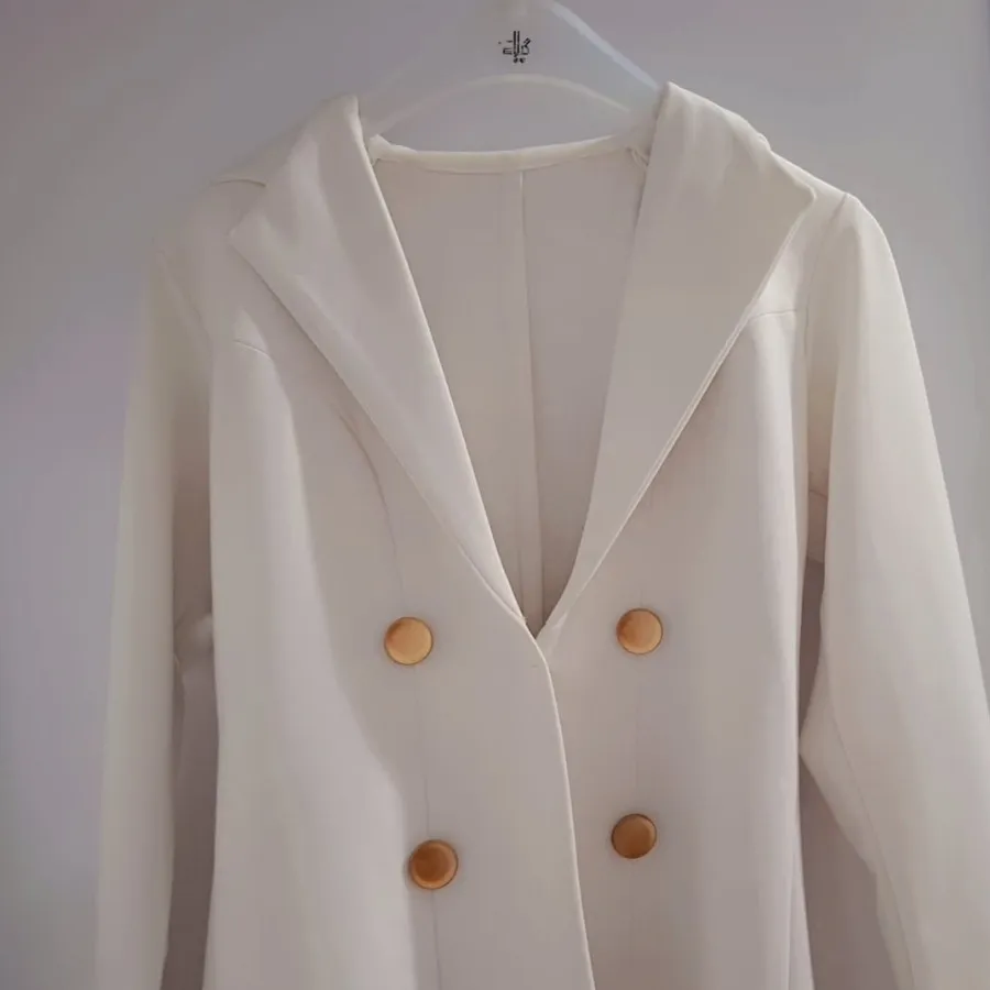 کت تک سفید طلایی