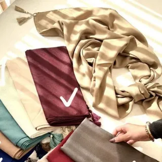 روسری نخی زرشکی