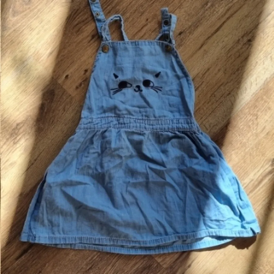 پیراهن پیشبنددارجین 4سال