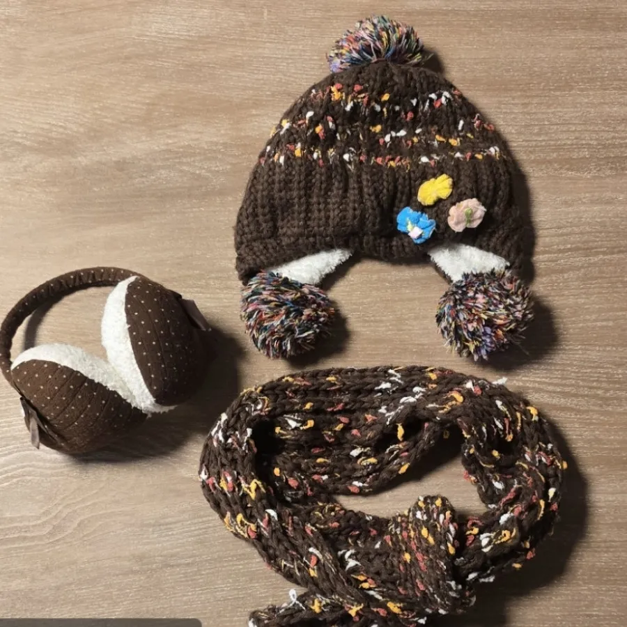 ست کلاه و شال و گوش گیر