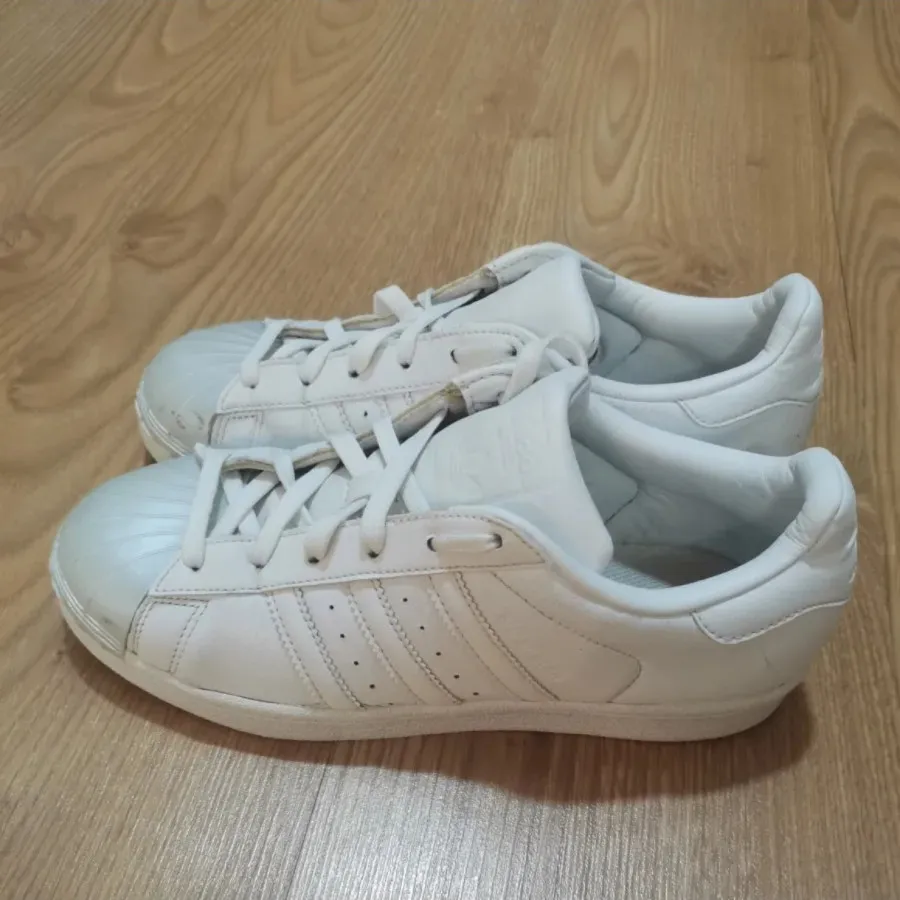کفش آدیداس سفید