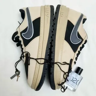 کتانی  نایکی