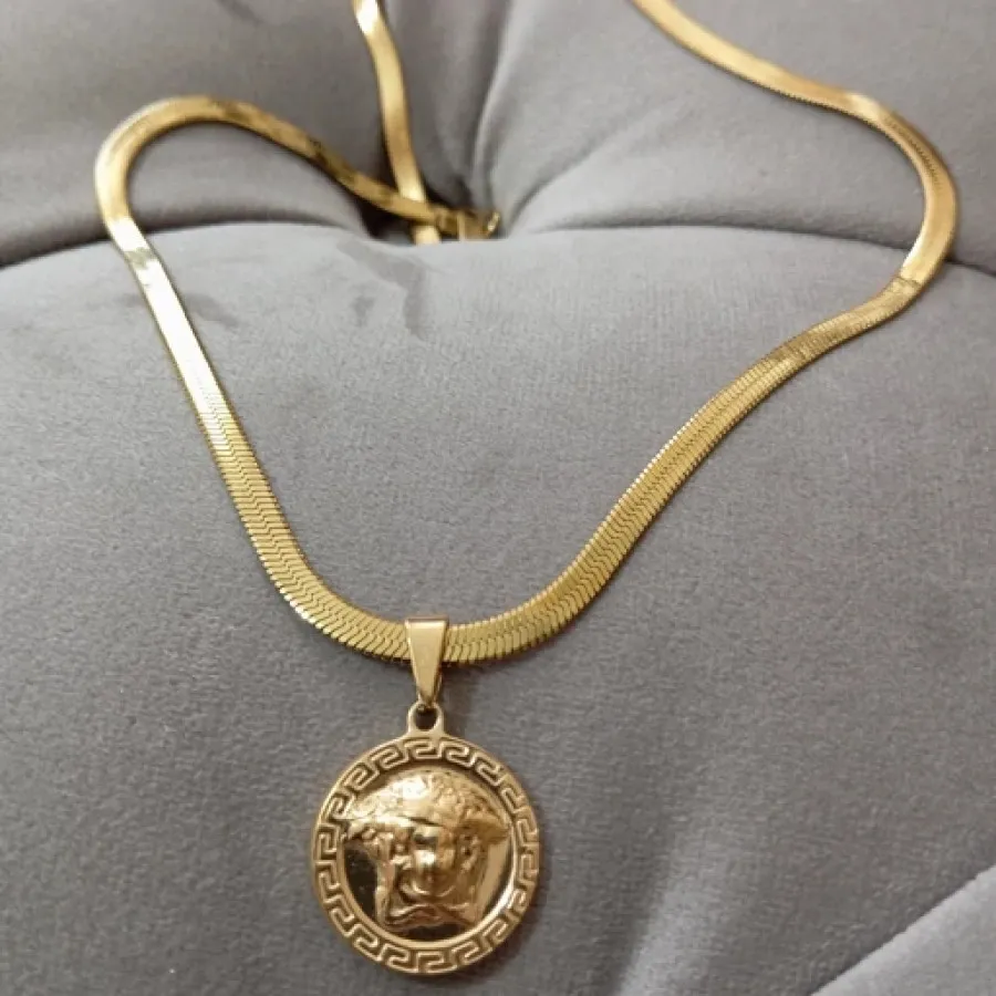 گردنبند ورساچ