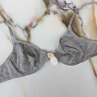 سوتین اروپایی لاسنزا