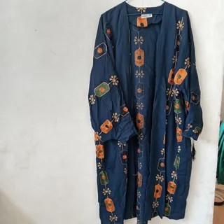 مانتو جلو باز