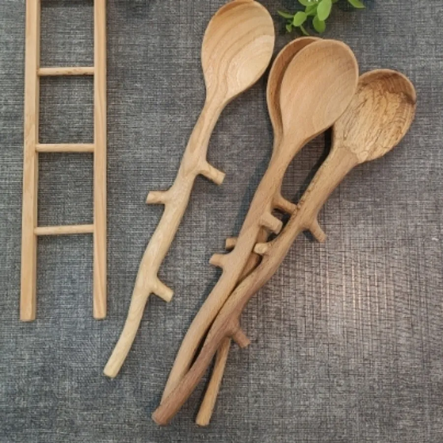 قاشق چوبی شاخه