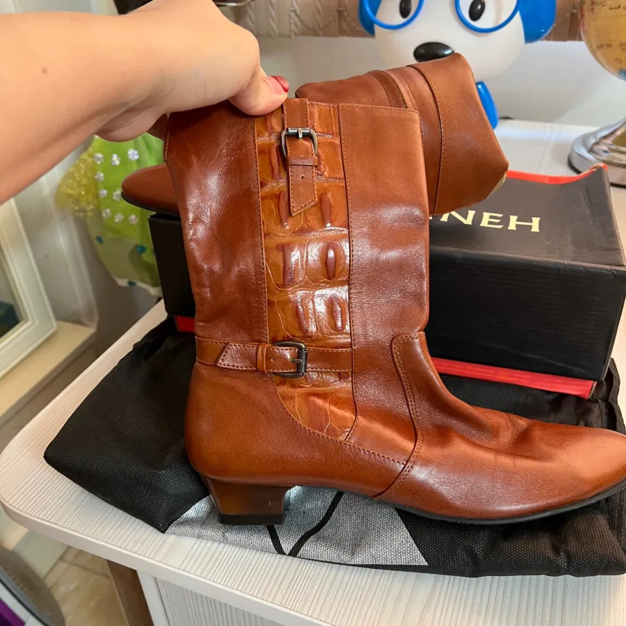 بوت نوین چرم