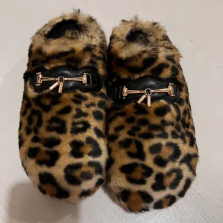 دمپایی پلنگی