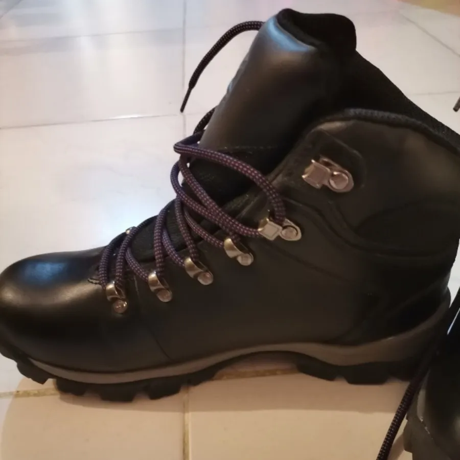 کفش کوهنوردی زنانه