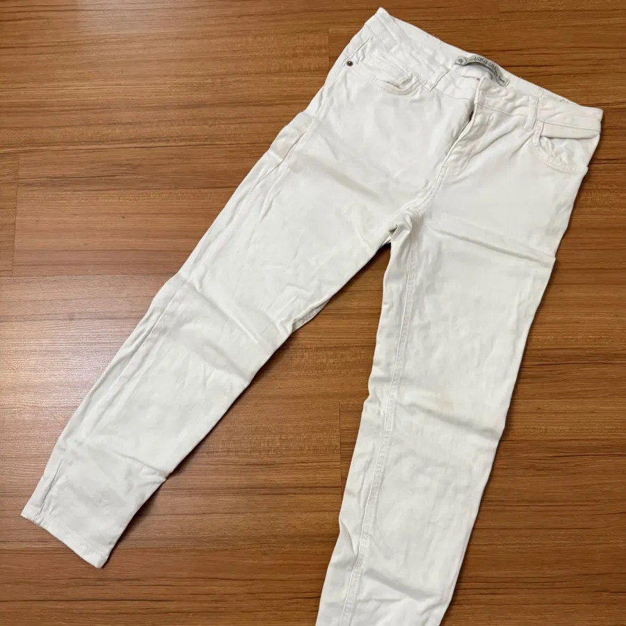 شلوار جین سفید