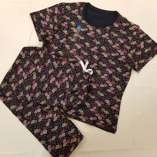 ست تیشرت و شلوار طرح دار