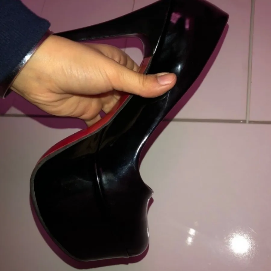 کفش پاشنه‌بلند 16سانت