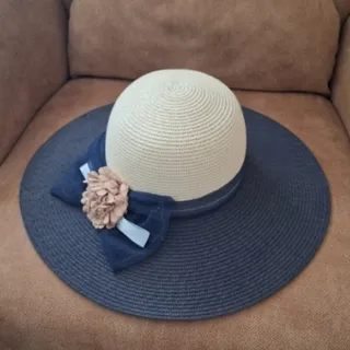 کلاه حصیری پاپیون دار