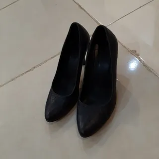 کفش پاشنه‌دار