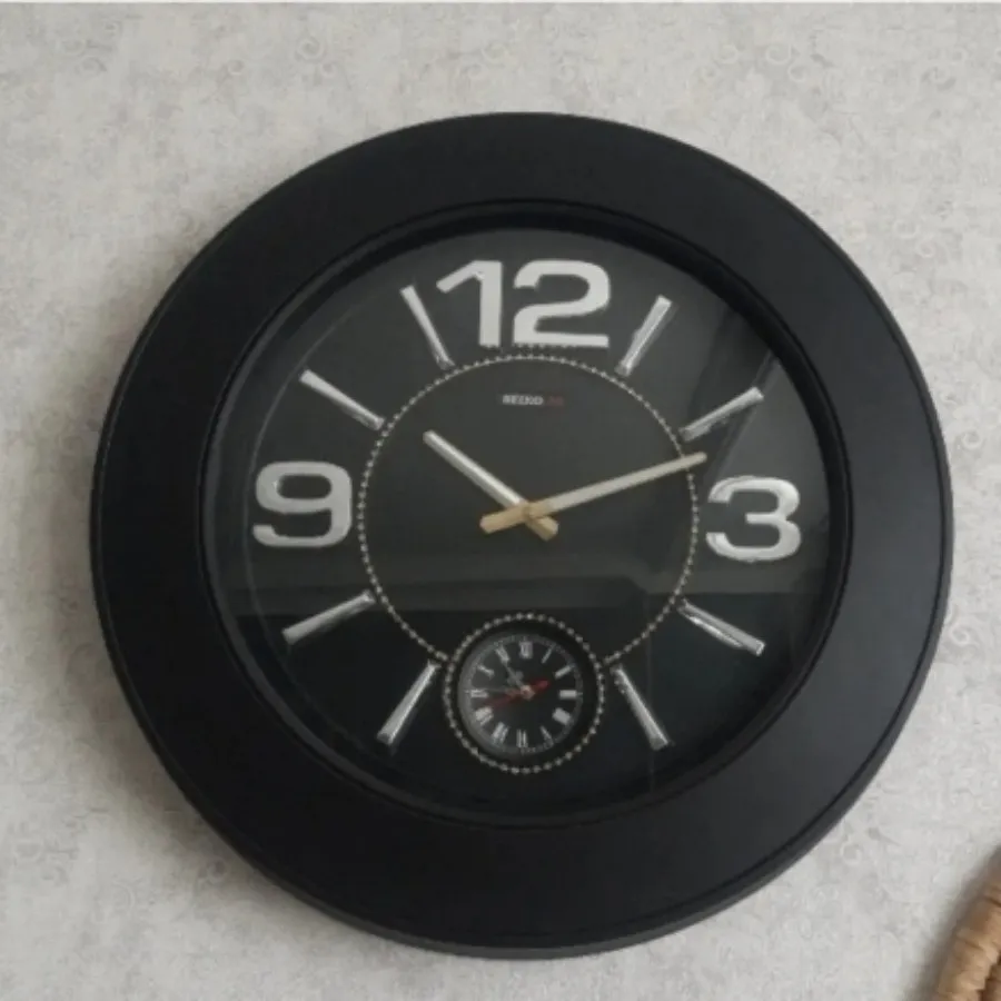 ساعت دیواری