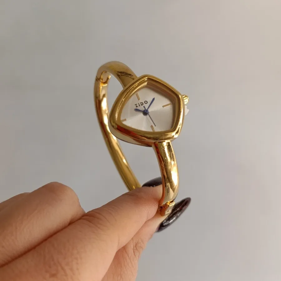 ساعت النگویی