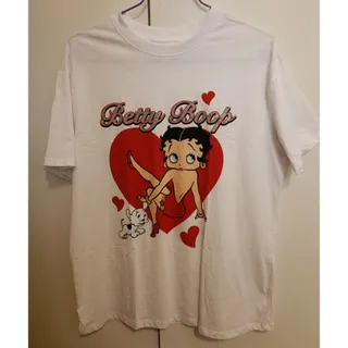 تیشرت برند بتی