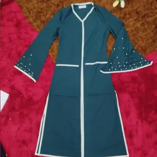 مانتو جلو باز