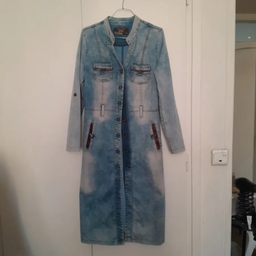 مانتو جین لی بلند