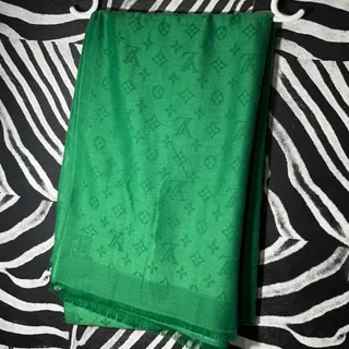 شال لویی ویتون