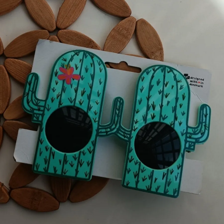 عینک افتابی بچگانه