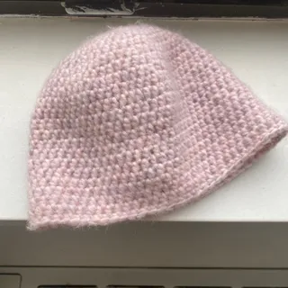 کلاه بافت صورتی