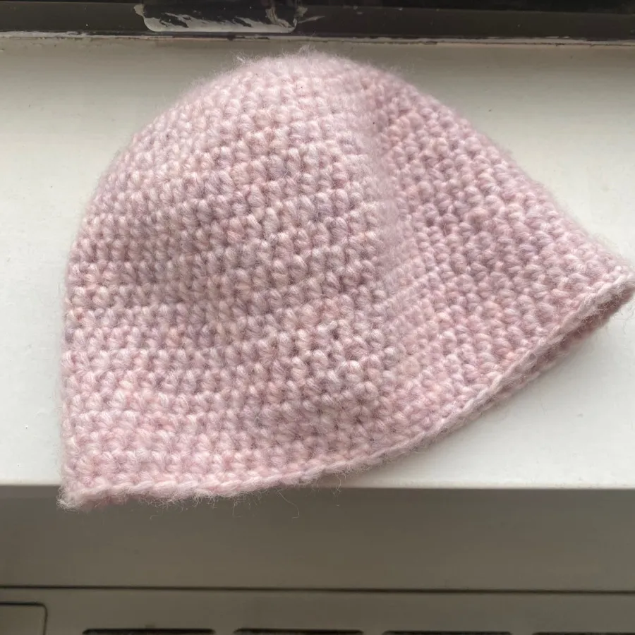 کلاه بافت صورتی