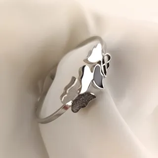 بنگل پروانه‌ای مینیمال