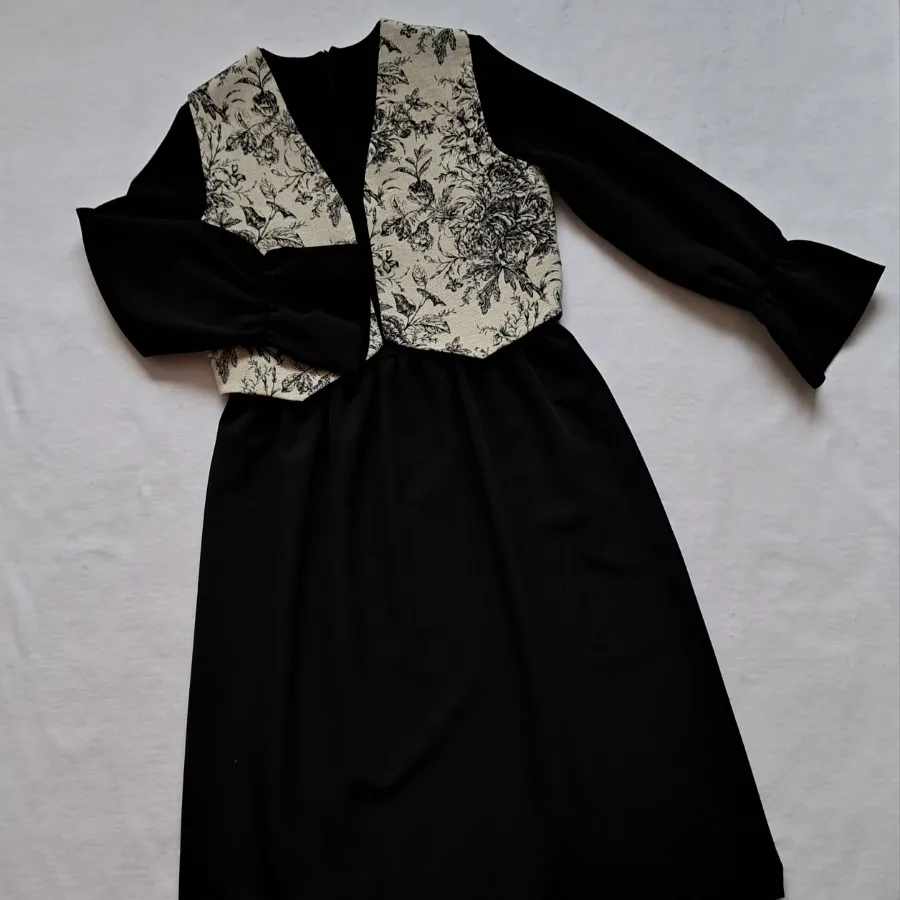 ست دو تکه پیراهن و جلیقه