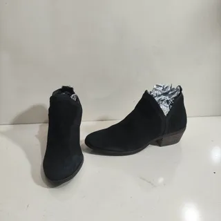 بوت وارداتی