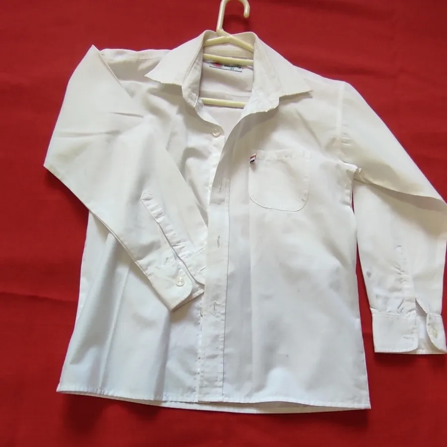 پیراهن سفید پسرانه