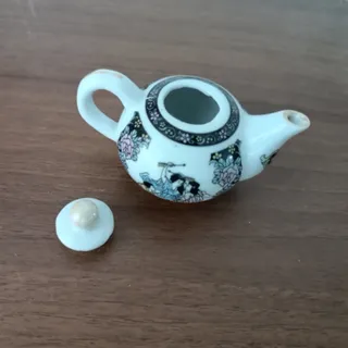 قوری کوچک دکوری