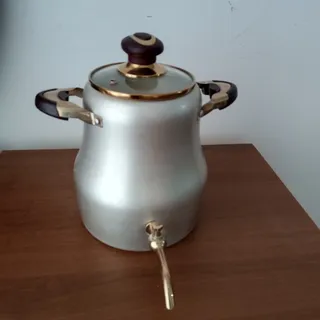 قوری شیر دار