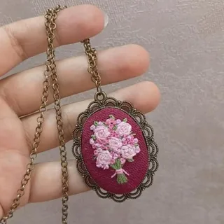 گردنبند گلدوزی