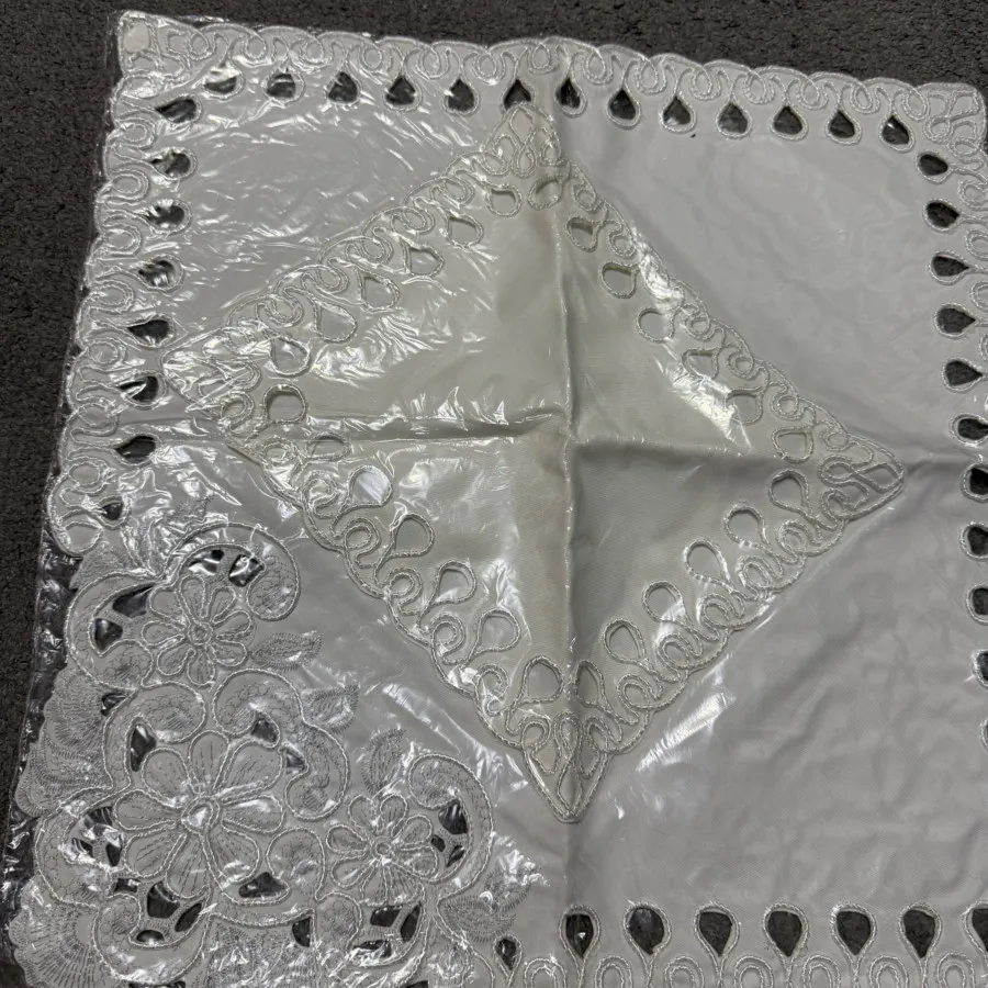 جانماز سفید و نقره ای