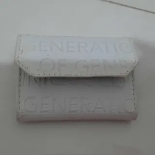 جاکارتی چرم سفید